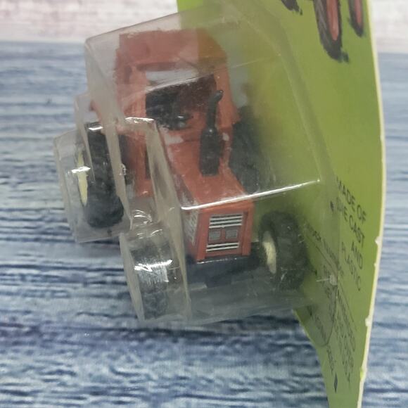 Vtg mini toys Hesston 1/64 scale 980 DT 4wd diecast/plastic tractor brown/white - Picture 10 of 11